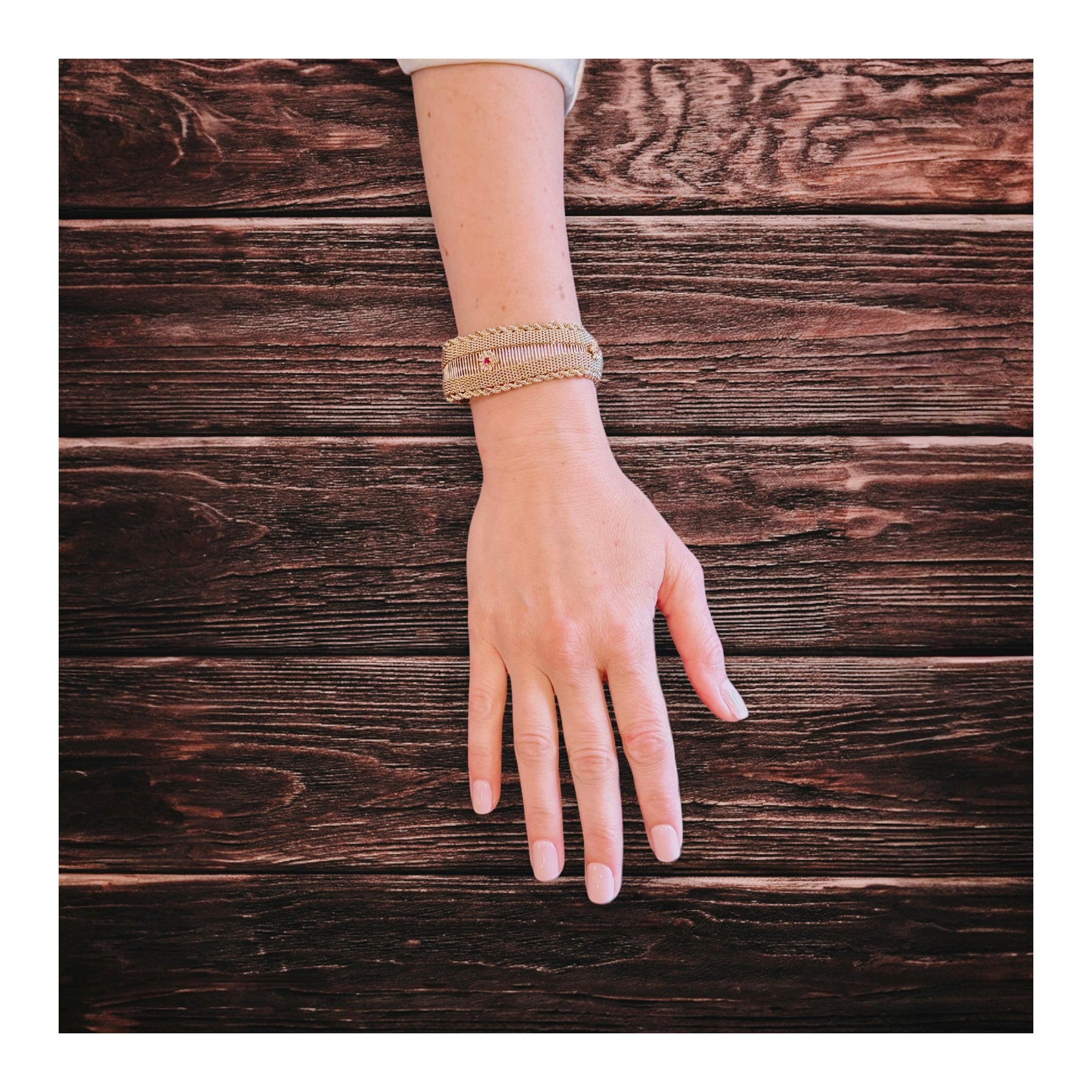 14K Yellow Gold Garnet Bracelet