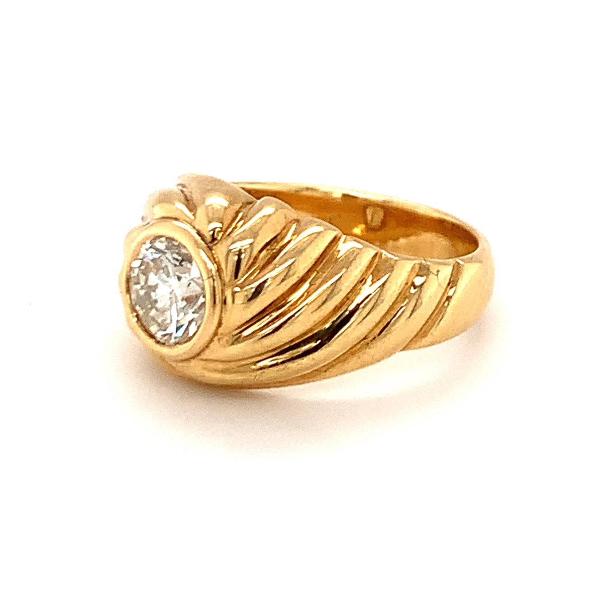 Diamond Solitaire 18 Karat Yellow Gold Ring, circa 1980s