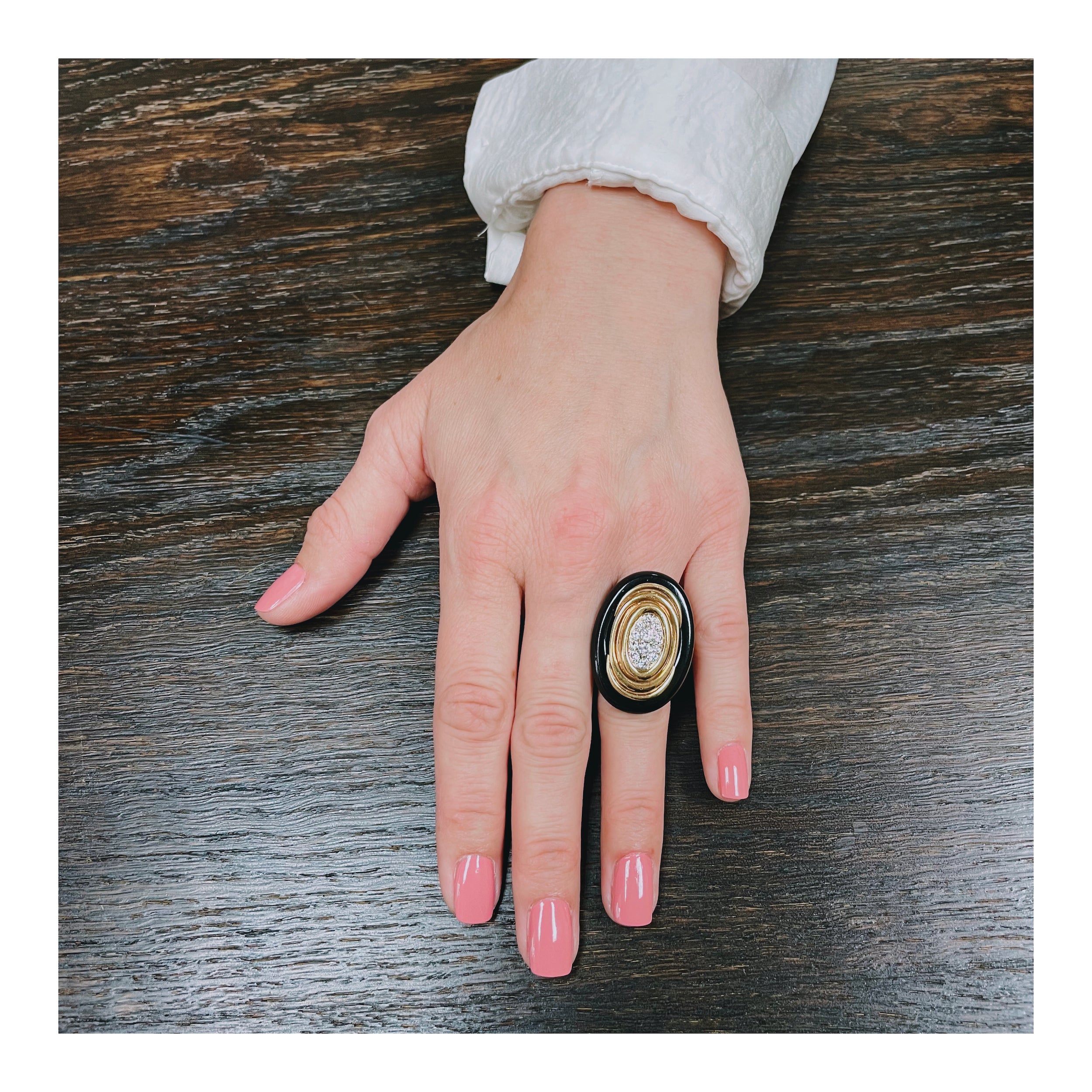Diamond and Onyx 18k Yellow Gold Ring by Emis, circa 1970s