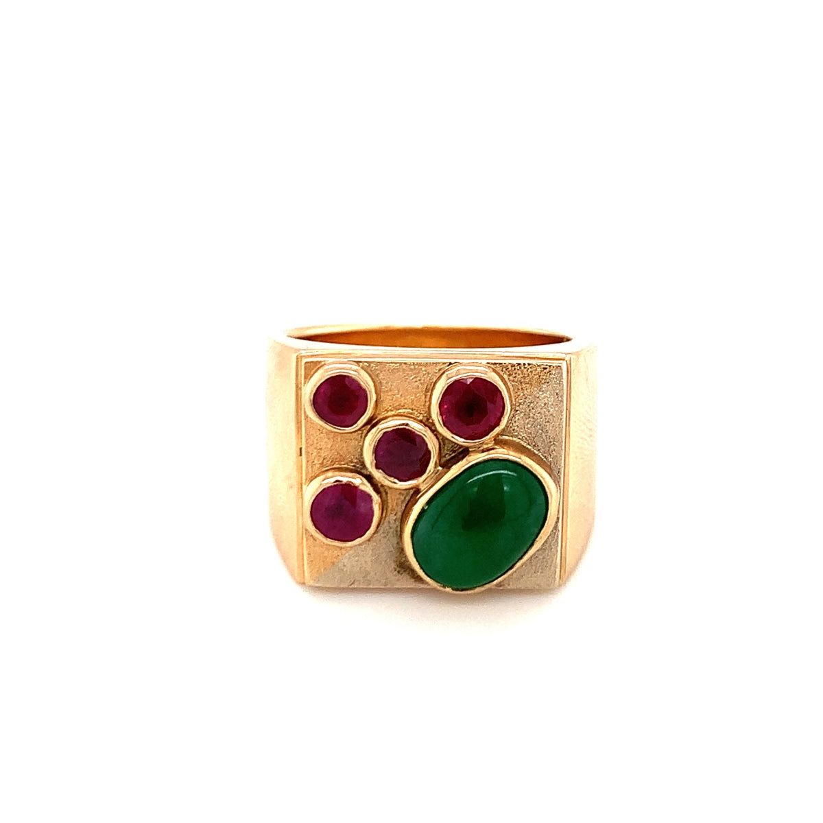 Jade and Ruby 18K Yellow Gold Ring, circa 1940s