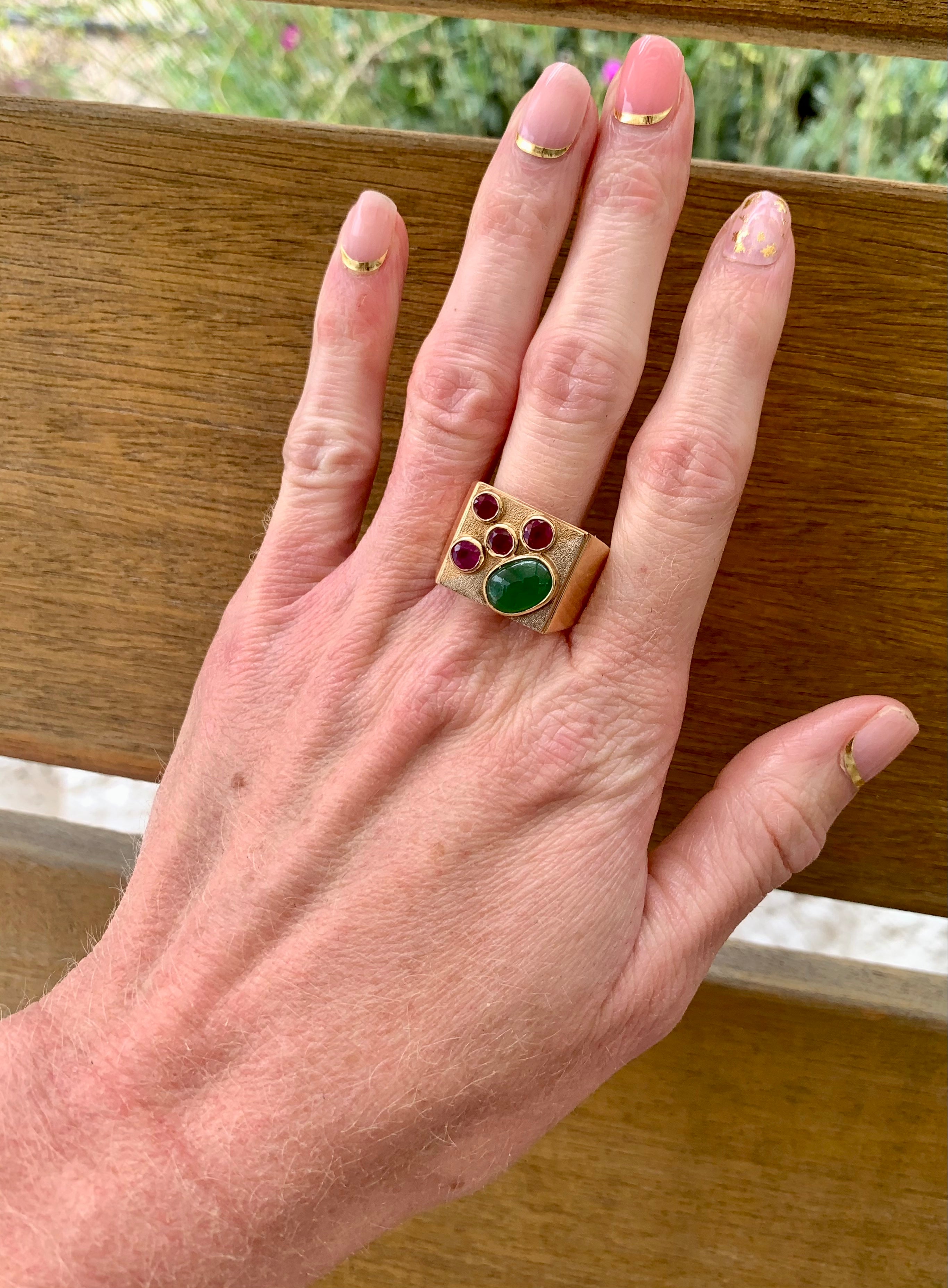 Jade and Ruby 18K Yellow Gold Ring, circa 1940s