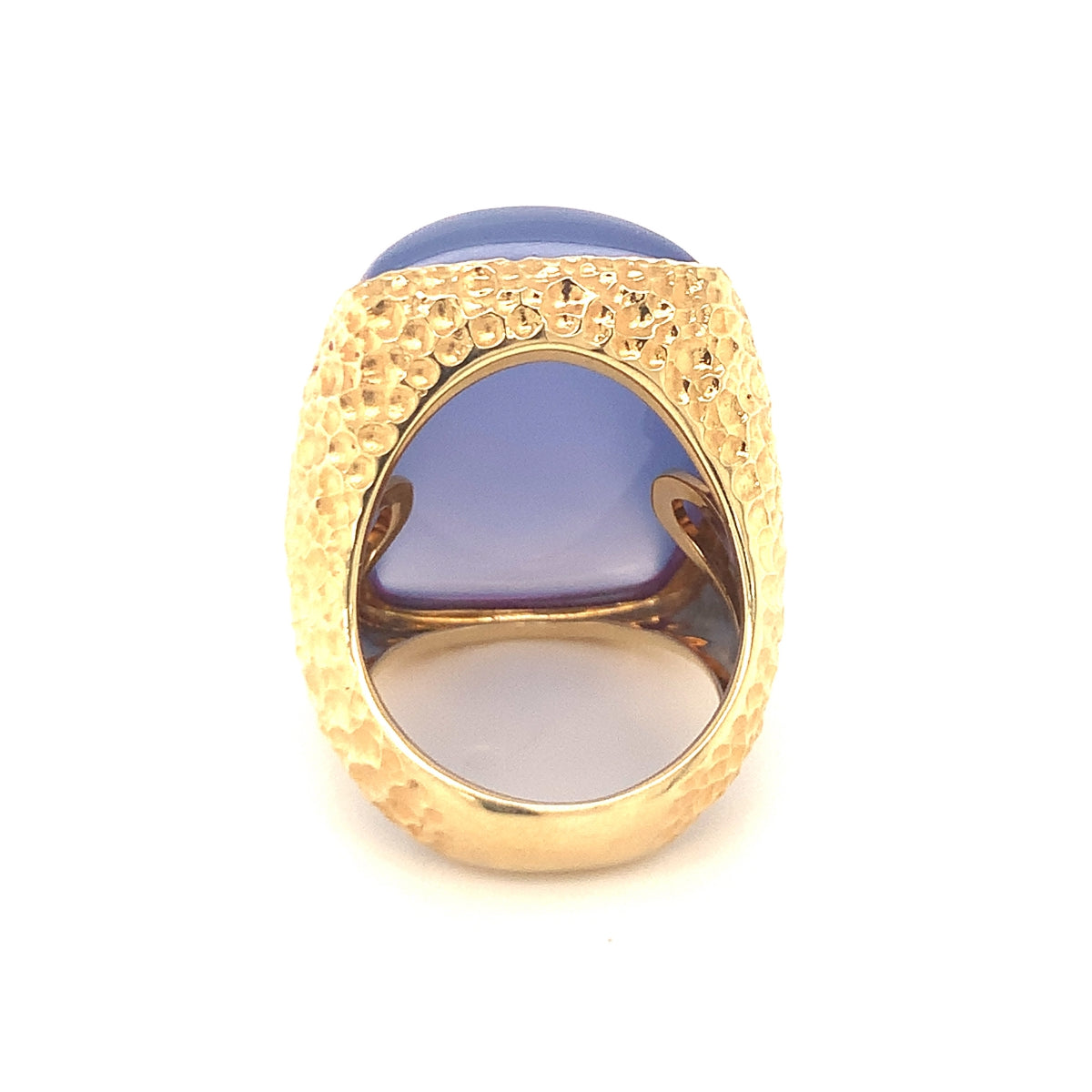Lavender Chalcedony Ring in 18k Yellow Gold, circa 1960s
