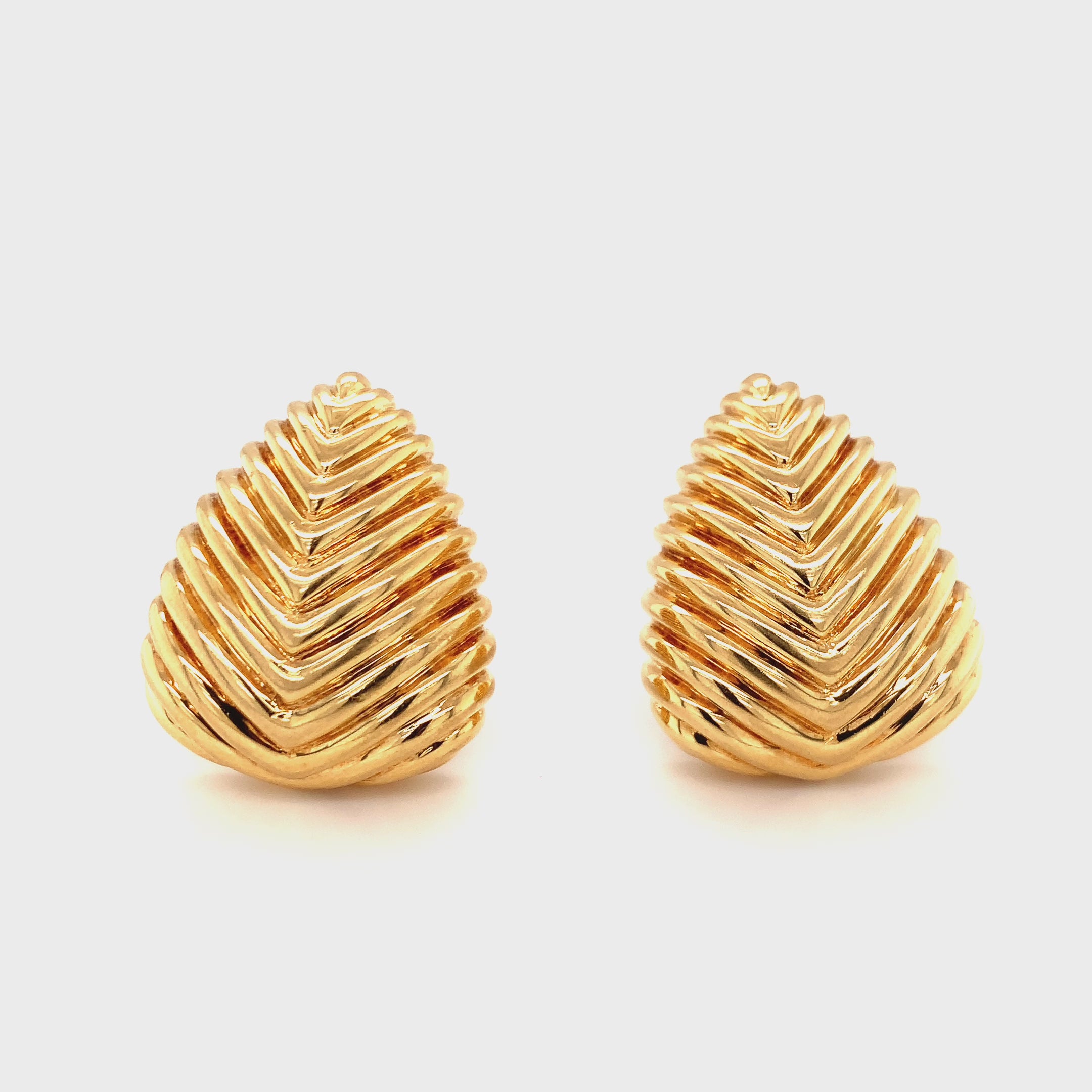 Pyramid Shaped Earrings in 18K Yellow Gold, circa 1970s