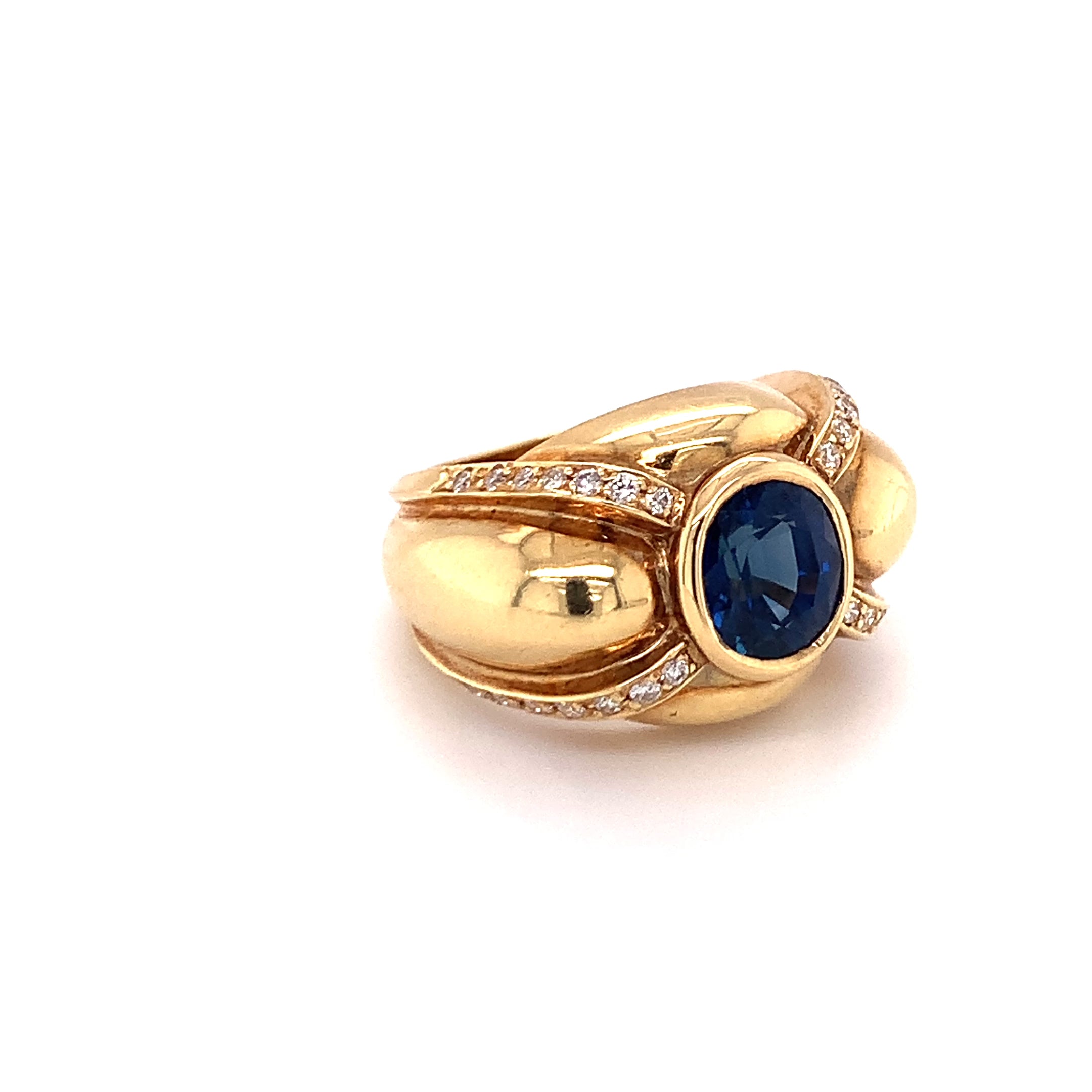 Sapphire and Diamond Ring in 18K Yellow Gold, circa 1970s